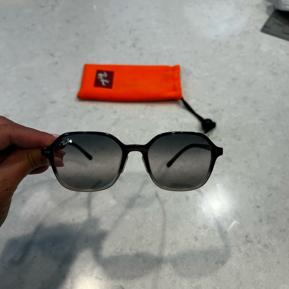 Ray-Ban RB2194